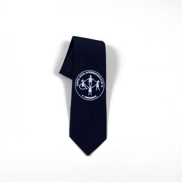 krawat z haft szkolnym